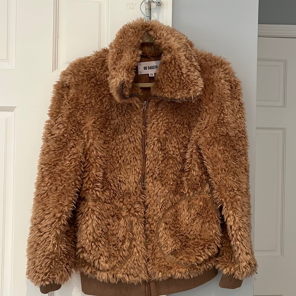 BB Dakota fluffy, teddy bear jacket! Size xs! Only worn once!